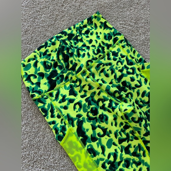 Fabletics leggings size S - Picture 3 of 4